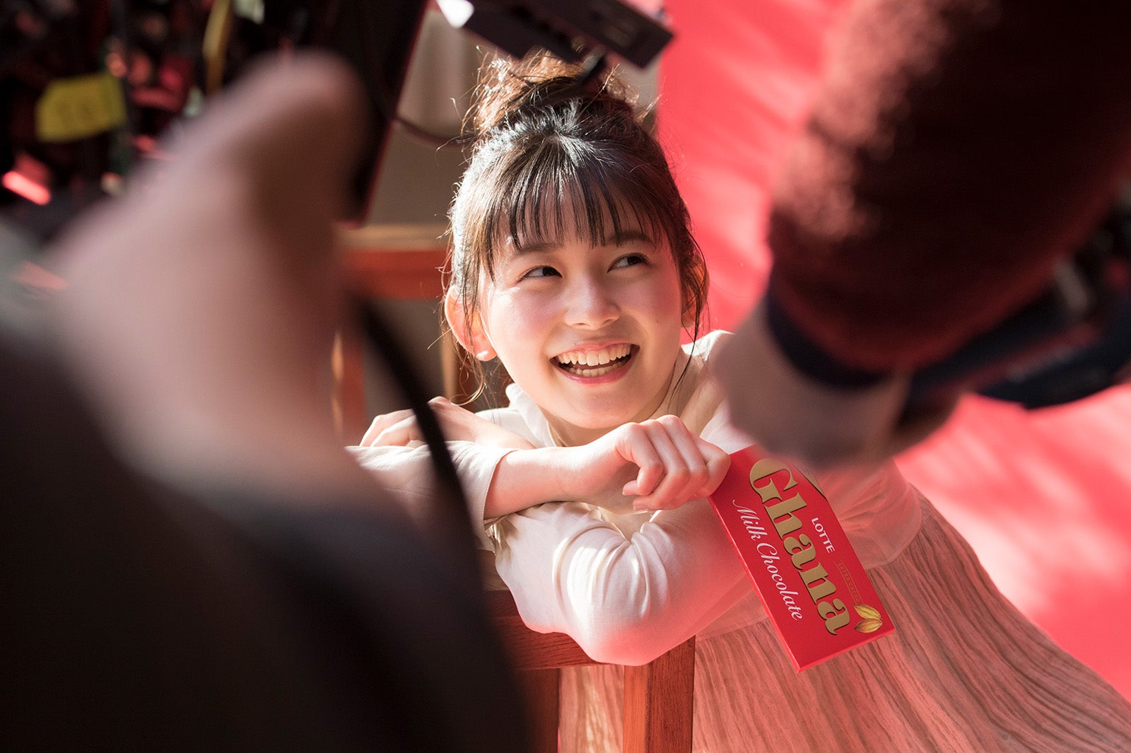 久間田琳加／新CMメイキングカット（提供画像）