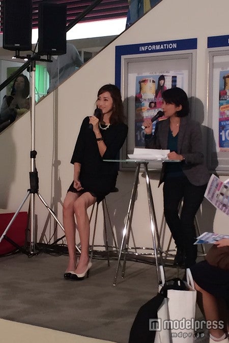 トークショーに出演した仁香【モデルプレス】
