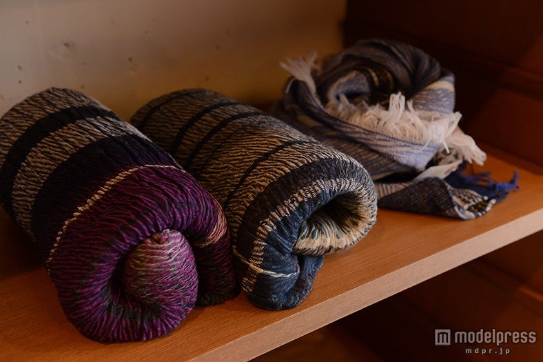 肌寒い時期にぴったりのストール