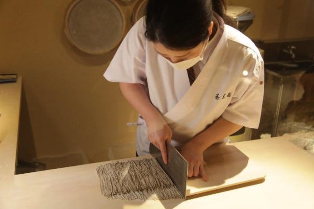 大阪の住宅街に祇園?粋な楽しみ方ができる「蕎麦割烹」【大阪府豊中市】