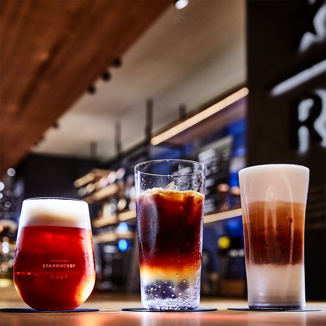 （左から）コーヒー スティープ ビール820～、エスプレッソ トニック820～、アイス フォーム マキアート800～／画像提供：スターバックス　コーヒー　ジャパン