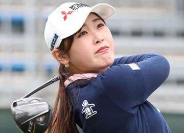 女子ゴルファー「96期生」5選手が食事会 8月に初Vの吉澤柚月、菅楓華のお祝いも 「凄いメンバー」「みんないい笑顔」