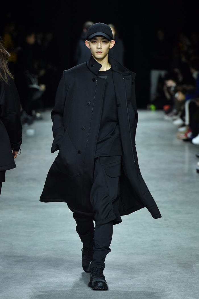 「Y-3 Fall/Winter 2017-18コレクション」に出演した竜星涼(画像提供:所属事務所)
