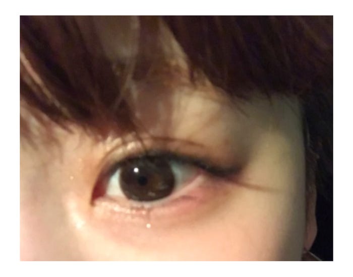 泣いた後と思われる目元を公開/桃オフィシャルブログ(Ameba)より