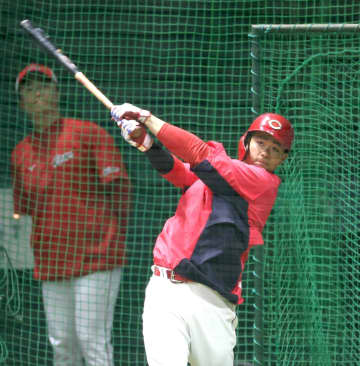 広島・林 居残り40分間「何度も何度も考えて打ち込みました」 1日の楽天戦で途中交代「悔しかった」