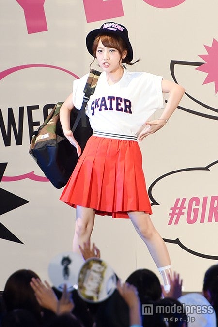 Akb48高橋みなみ モデル業に意欲 努力は報われる 初ランウェイ披露 モデルプレス