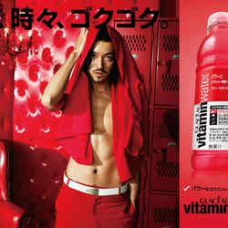 金子ノブアキ×power-c/「グラソー ビタミンウォーター」