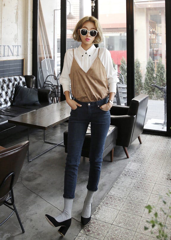 スエード調Vネックキャミソール・全3色「DHOLIC」1,803円(税込)/画像提供:DHOLIC