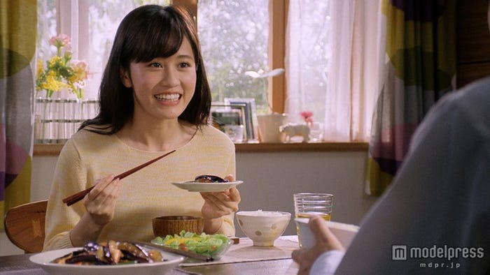 前田敦子の演技をスタッフ絶賛/新テレビCM『発売30年』篇より