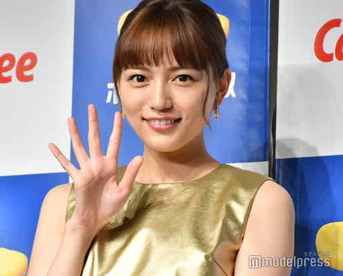 川口春奈、豪華ドレス姿で登場 今後挑戦したいこと明かす