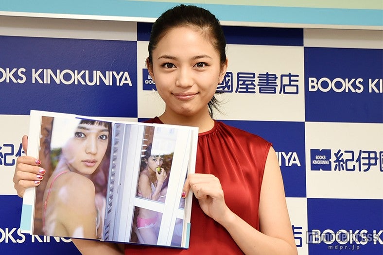 川口春奈、初の下着＆泡風呂撮影を振り返る「抵抗はなかった」