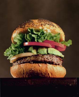 アボカドバーガー／画像提供：フォーシーズ