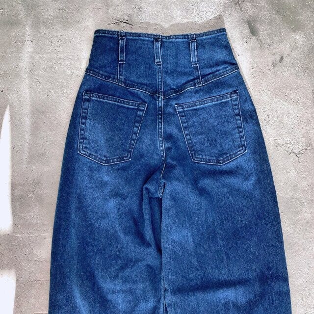 GUコルセットジーンズ　バックスタイル