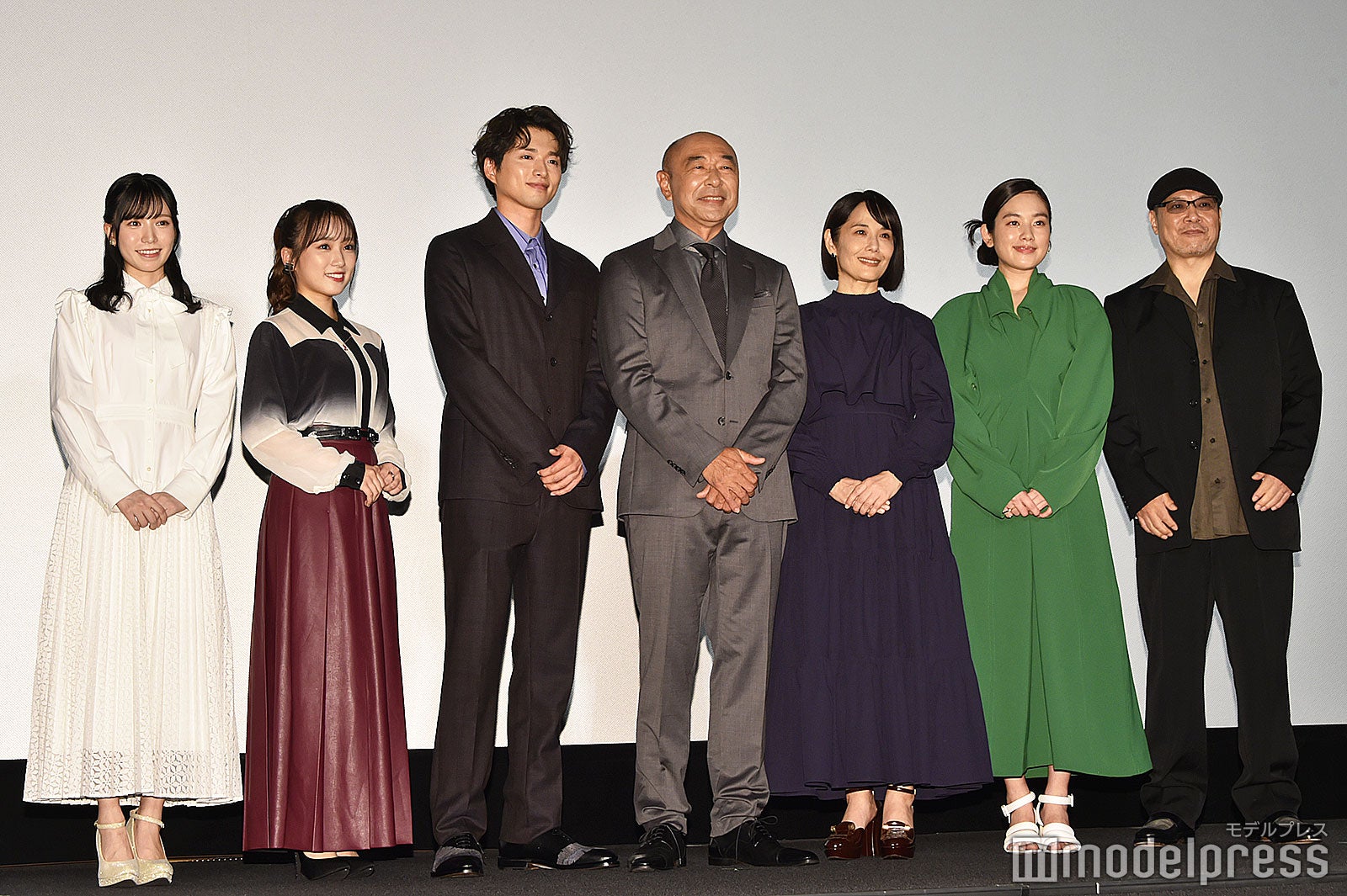 （左から）運上弘菜、矢吹奈子、白洲迅、高橋克実、富⽥靖子、筧美和子、森岡利行監督（C）モデルプレス