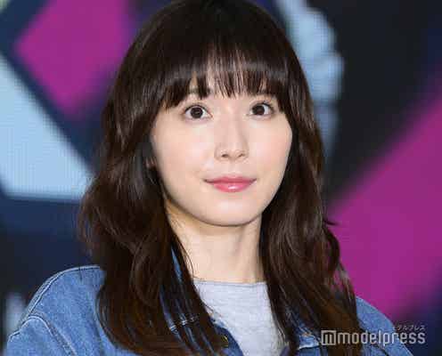 松岡茉優“結婚発表後初”報道陣の前に登場 笑顔で挨拶【ギークス~警察署の変人たち~】