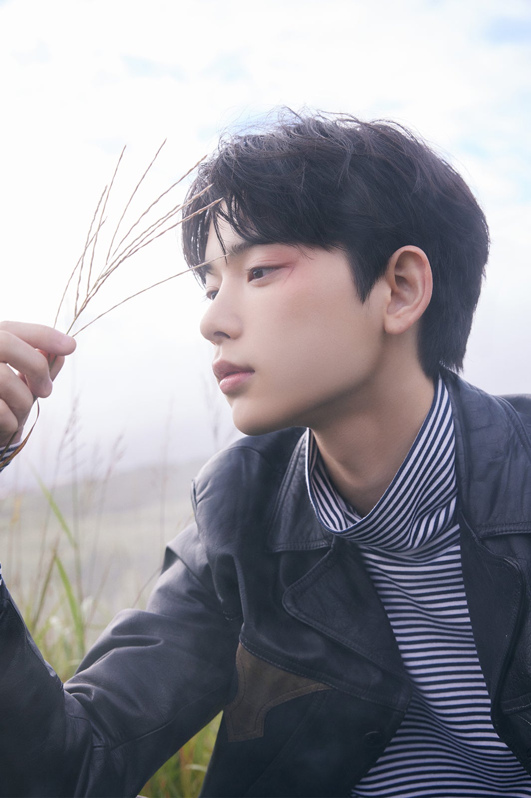 HARUA「JUVENILE」 （C）HYBE LABELS JAPAN