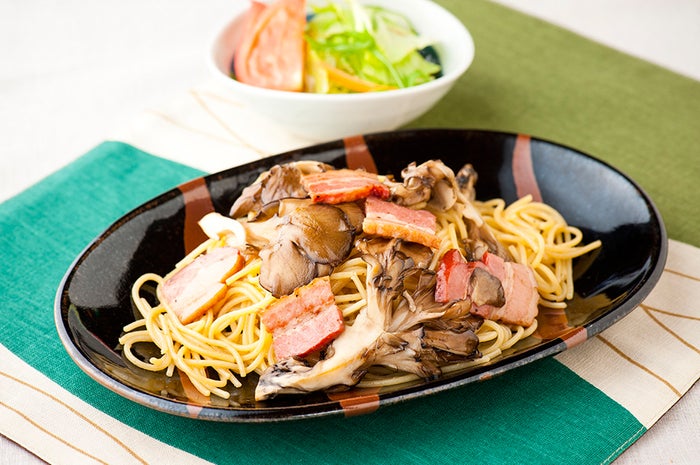 「日光まいたけとベーコンのパスタ¥1,050/税込)」/提供画像