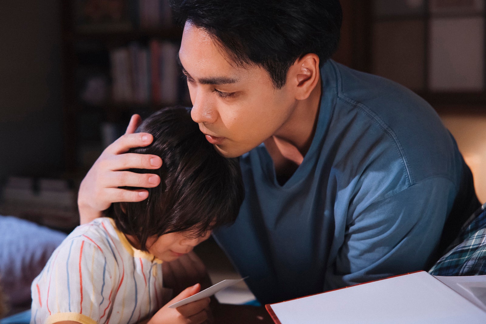 佐藤大空、柳楽優弥「ライオンの隠れ家」第4話（C）TBS