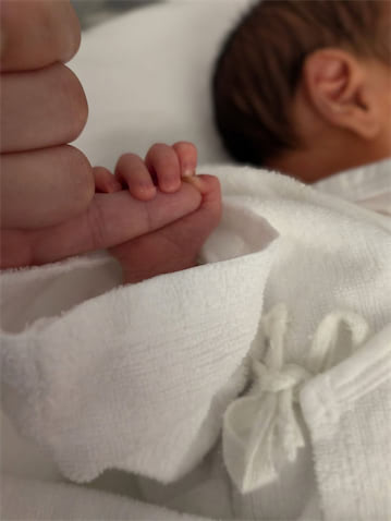 "元筋肉アイドル"才木玲佳、第1子出産 壮絶リスク乗り越え母に「心底ホッとしています」