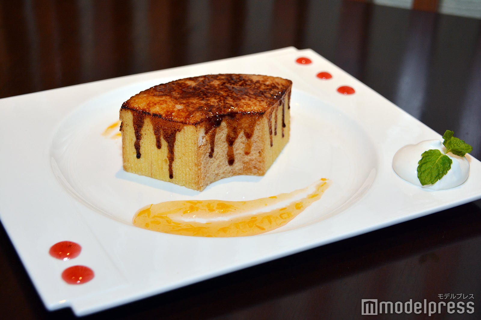 焦がしバウムセット972円（C）モデルプレス