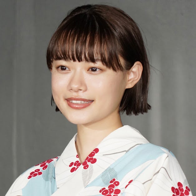 杉咲花、弾ける笑顔の『恋です！』オフショットに反響「かわいいしか