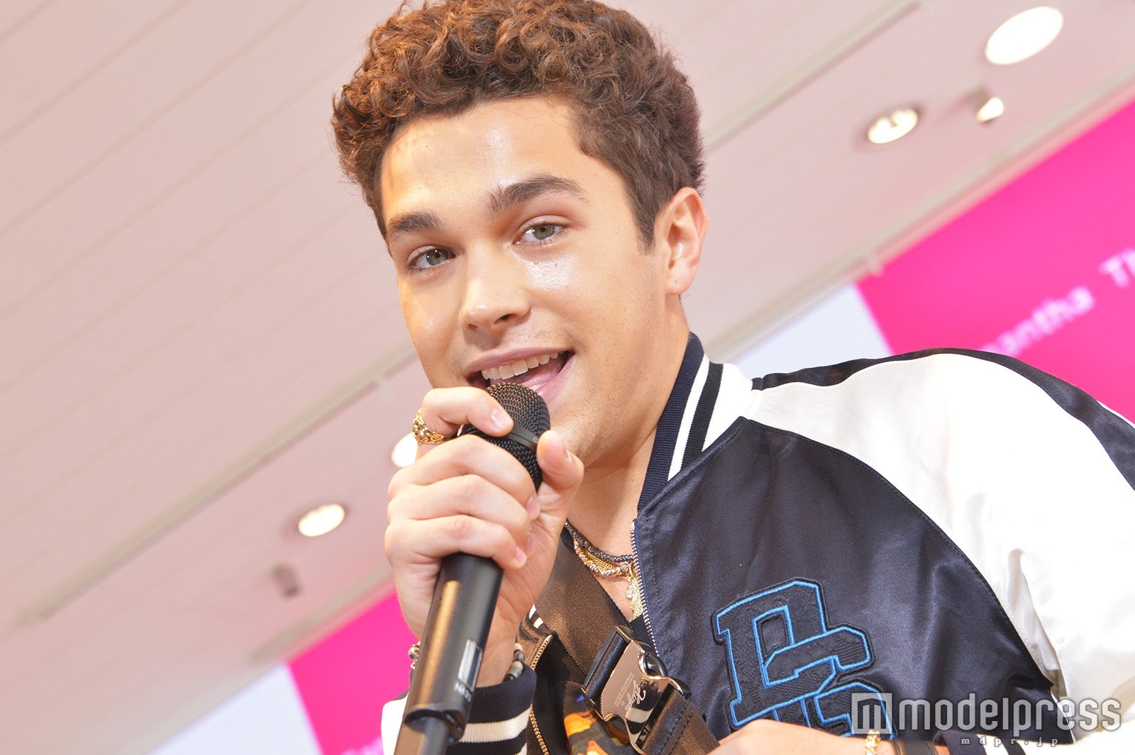 近い…！ （C）モデルプレス