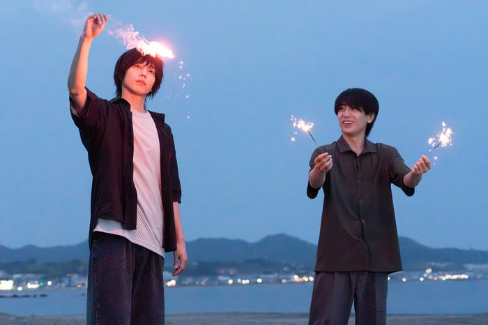 染谷俊之、小西詠斗「UNREAL-不条理雑貨店-」5話(C)「UNREAL-不条理雑貨店-」製作委員会