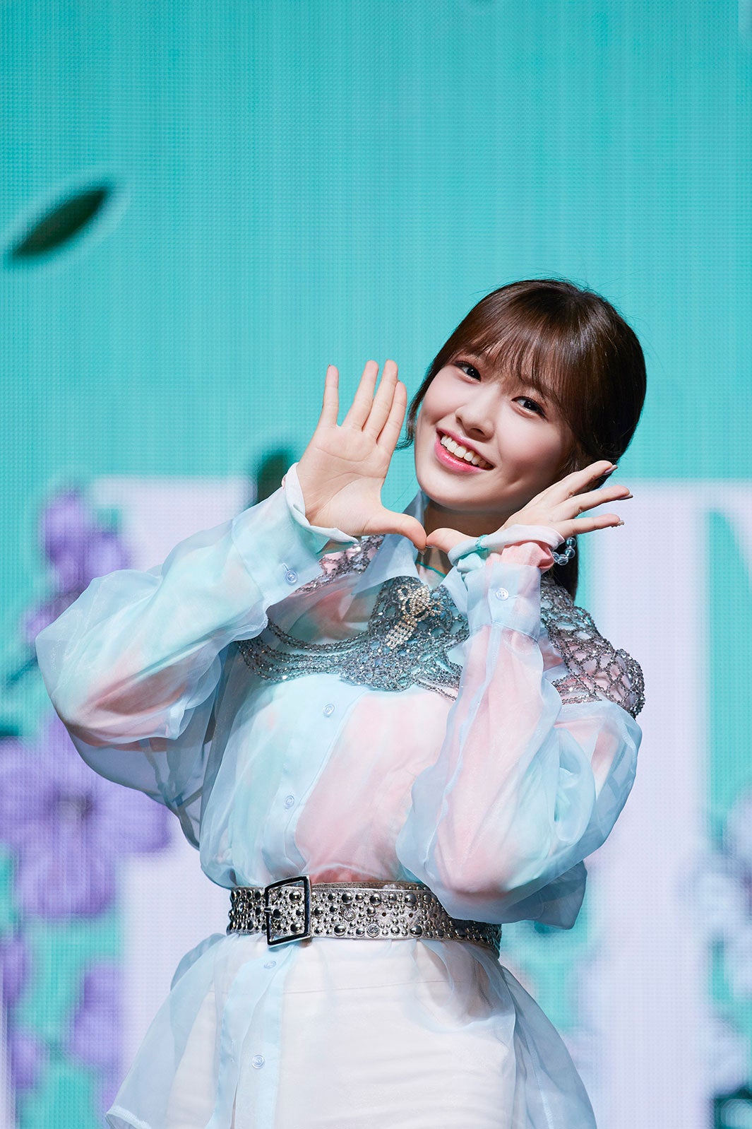 IZ*ONE（C）OFF THE RECORD