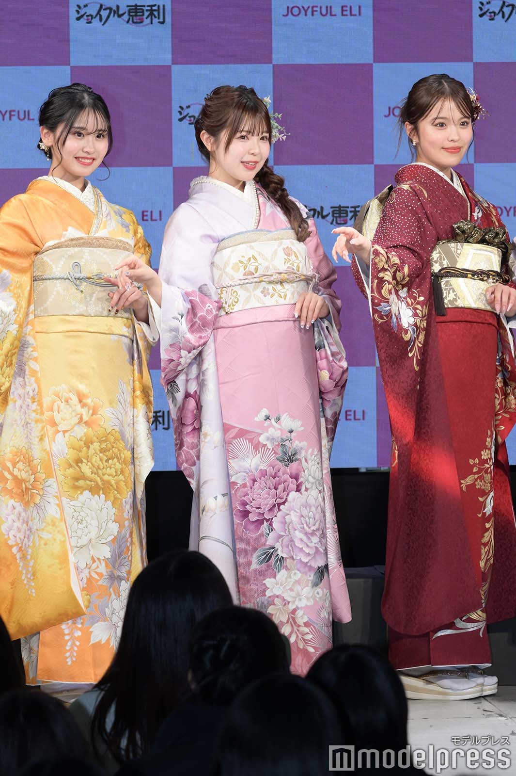 もか、折田涼夏、おさき（C）モデルプレス