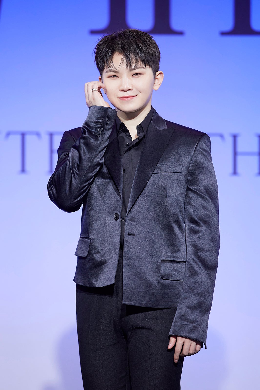WOOZI （C）PLEDIS Entertainment