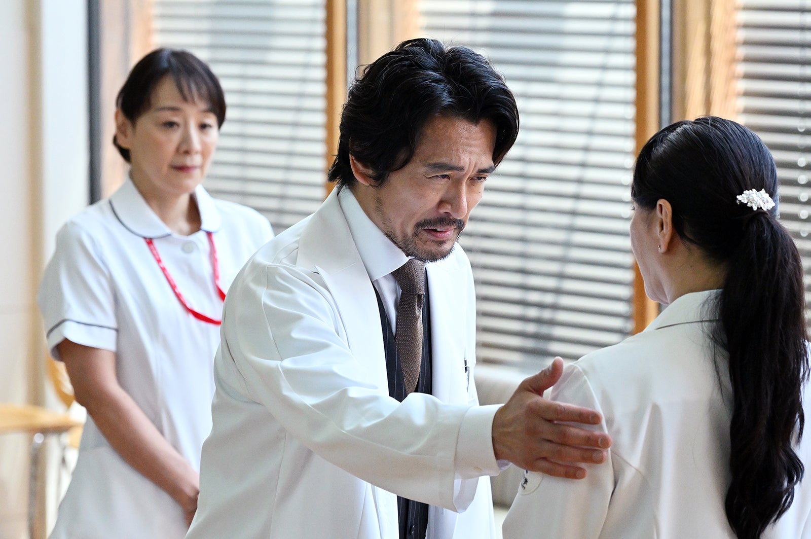 神野三鈴、内野聖陽「ブラックペアン シーズン２」第7話より（C）TBS