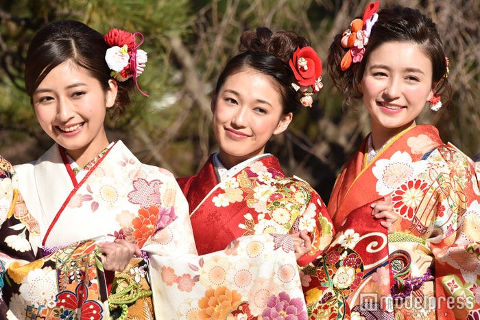 岡田彩花さん、松井りなさん、エレナさん (C)モデルプレス