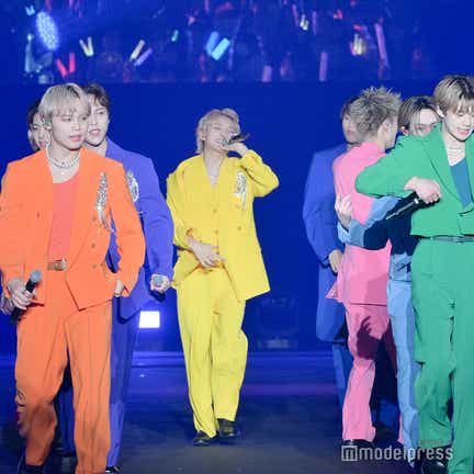 BUDDiiS、カラフル衣装で会場盛り上げ 静岡出身・FUMIYAがアピール<TGC しずおか 2024>