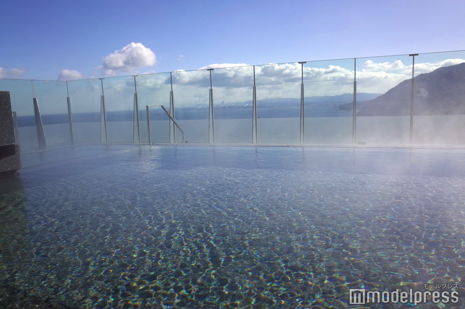 宙湯（女湯）（C）モデルプレス