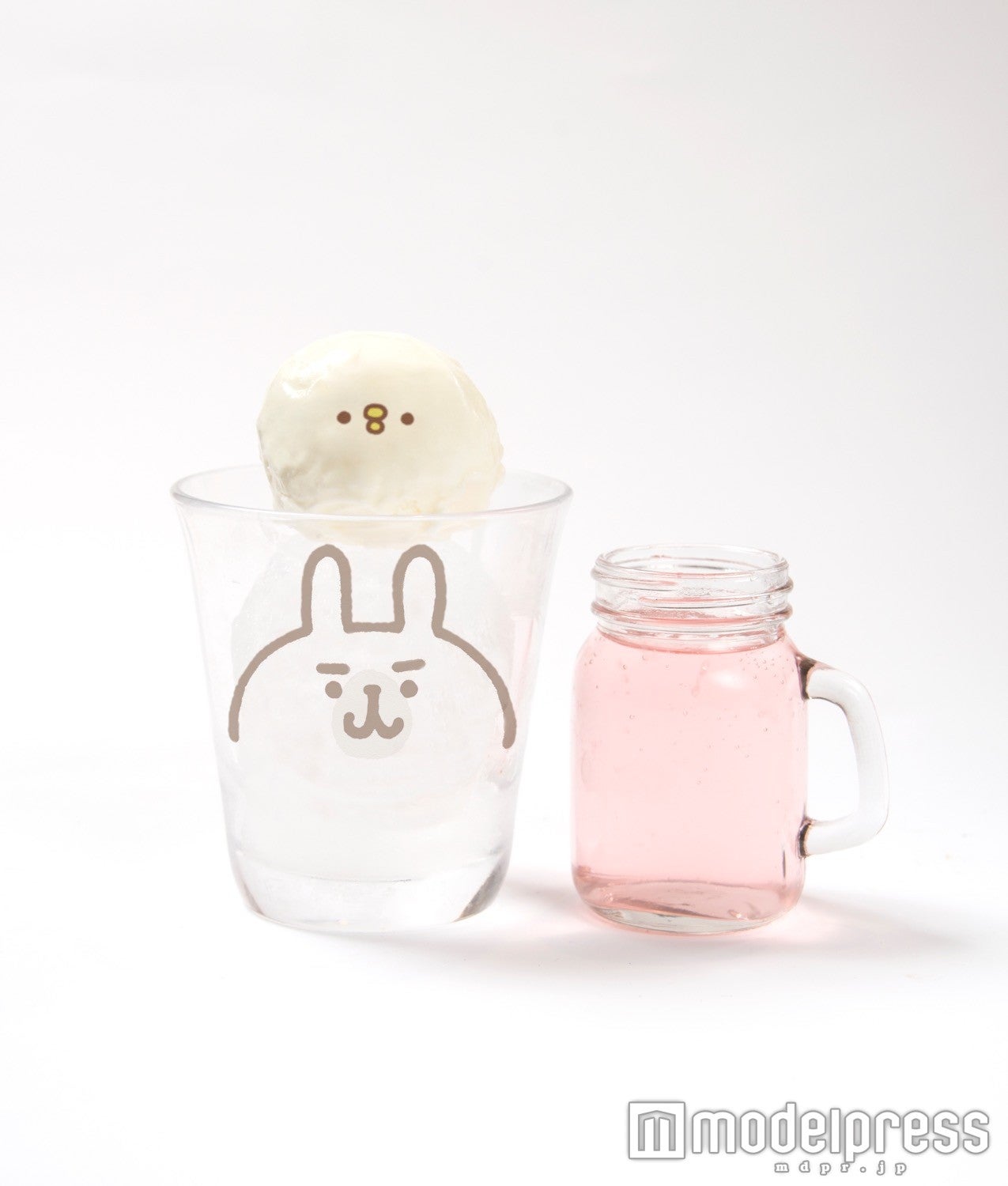 ピスケとうさぎのクリームソーダ￥780（税抜） （C）kanahei／TXCOM