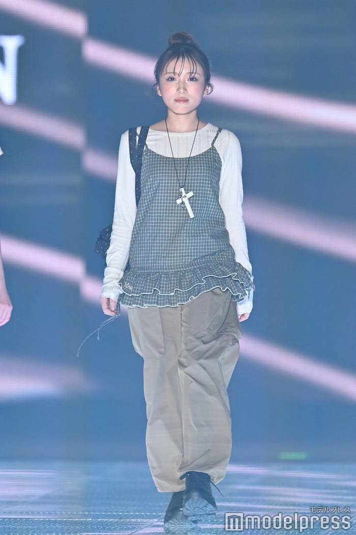 矢吹奈子(C)モデルプレス