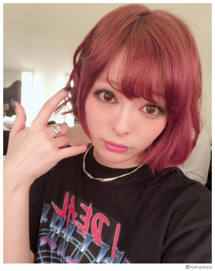 きゃりー、ロックな囲み目メイク披露 「ホルモンリスペクトスタイル」に驚きの声相次ぐ