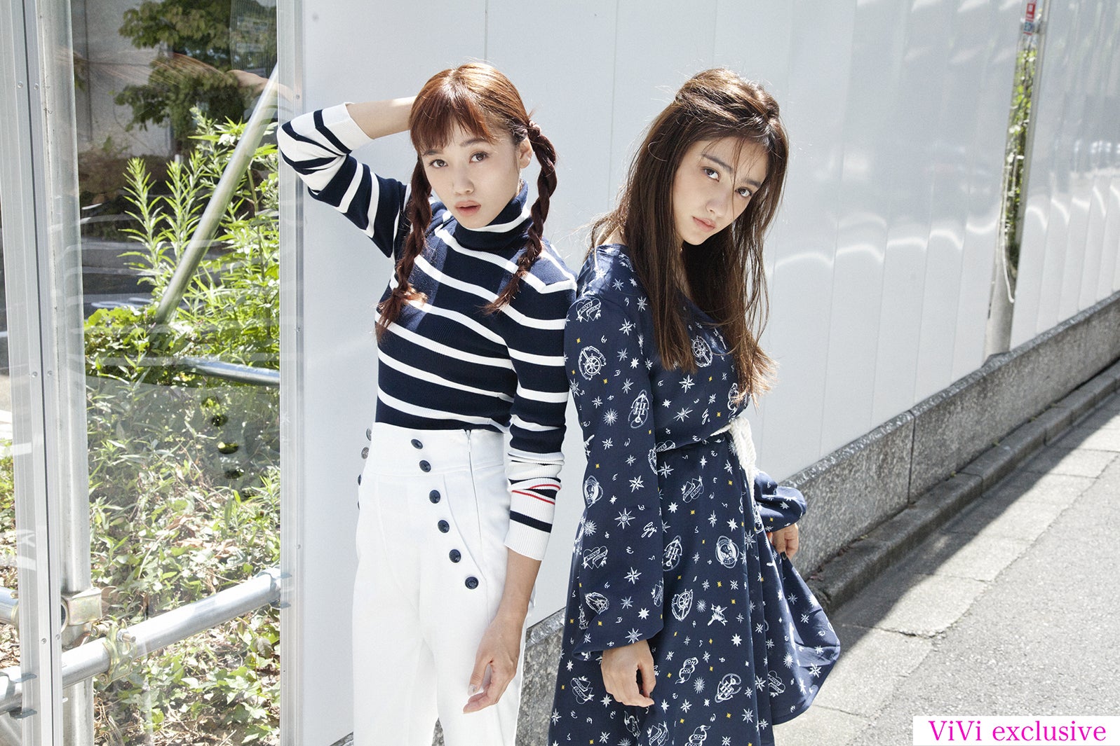 Mai：「ボーダーニット」18,000円「ボタンパンツ」19,000円
Maria：「プリントワンピース」35,000円（全て税抜）