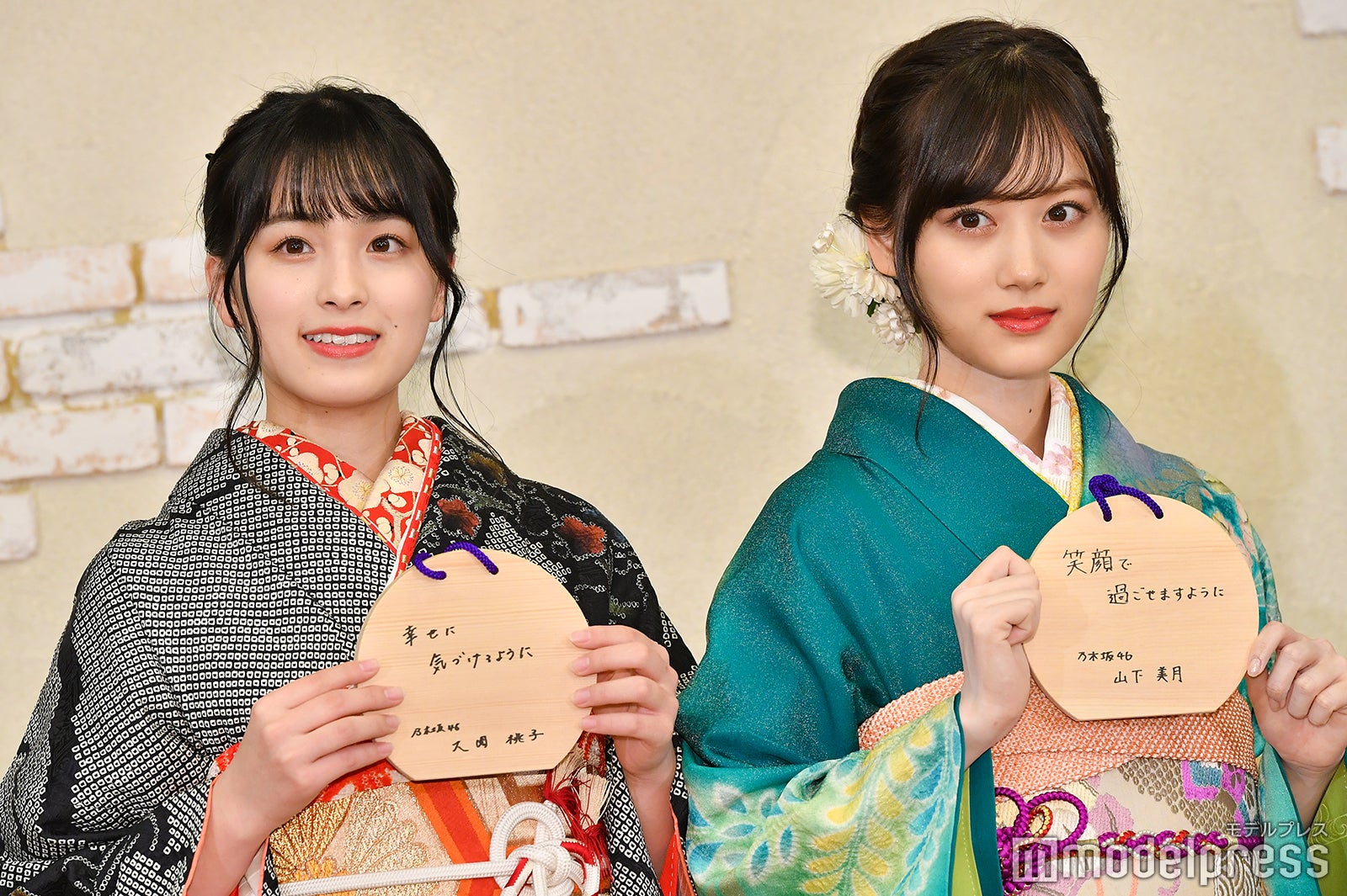 大園桃子、山下美月 （C）モデルプレス