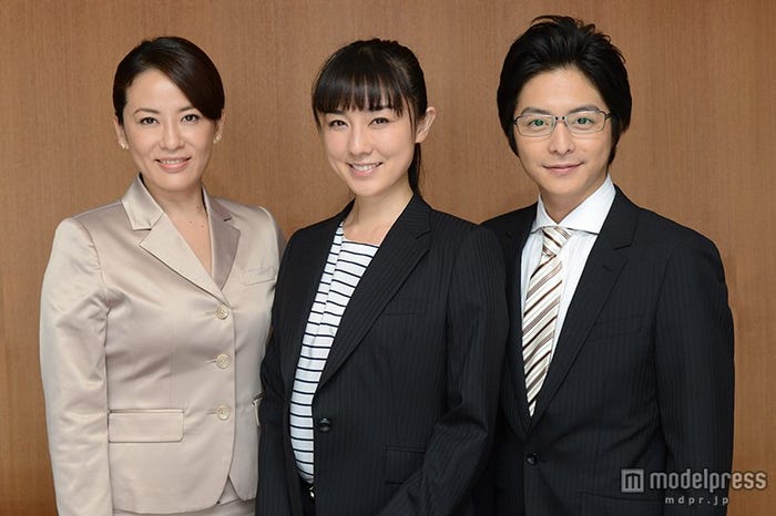 左より:鈴木砂羽、伊藤歩、小池徹平(C)日本テレビ