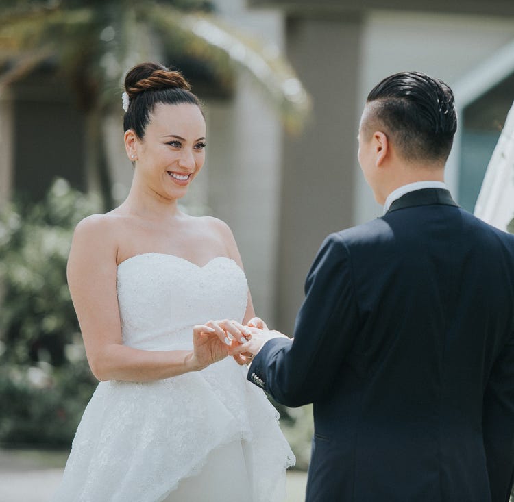 道端アンジェリカ ハワイで挙式 夫との手つなぎショット ふっくらお腹のドレス姿公開 モデルプレス 道端アンジェリカ ハワイで挙式 夫との手つなぎショット ふっくらお腹のドレス姿公開 モデルプレス