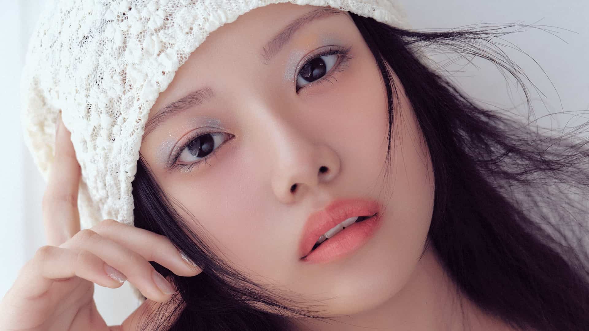 この夏にぴったり♡ 清潔感＆ピュア感を手に入れる【涼感透けブルーEYE】メイク