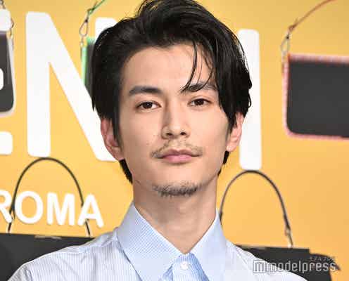 渡邊圭祐、ひげ姿で爽やか夏コーデ「沖縄で会いましょう」<フェンディハンド・イン・ハンド~卓越した職人技への称賛>