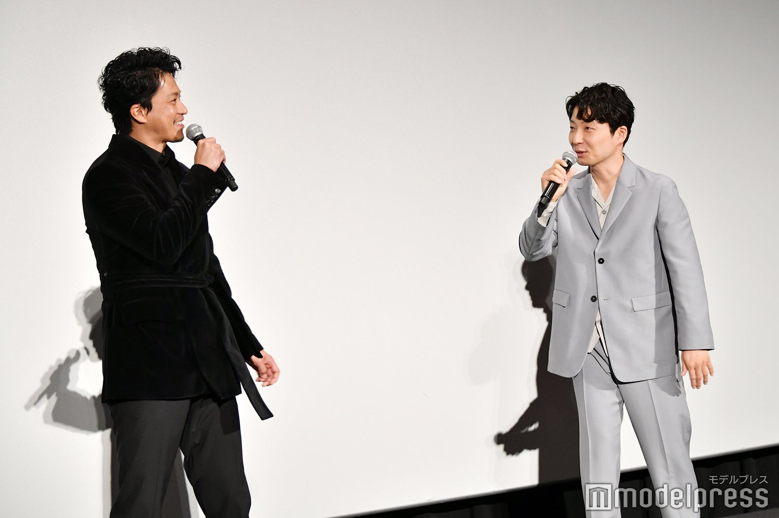 小栗旬、星野源（C）モデルプレス