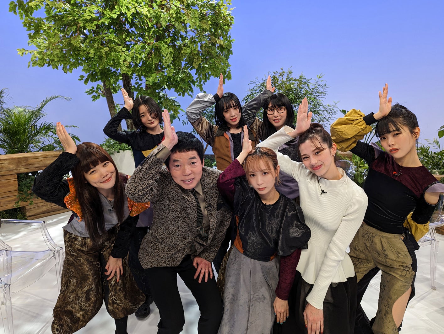 BiSH、解散前に思い出の地・渋谷で語る言葉とは　アイナ・ジ・エンドは恩師との再会で涙