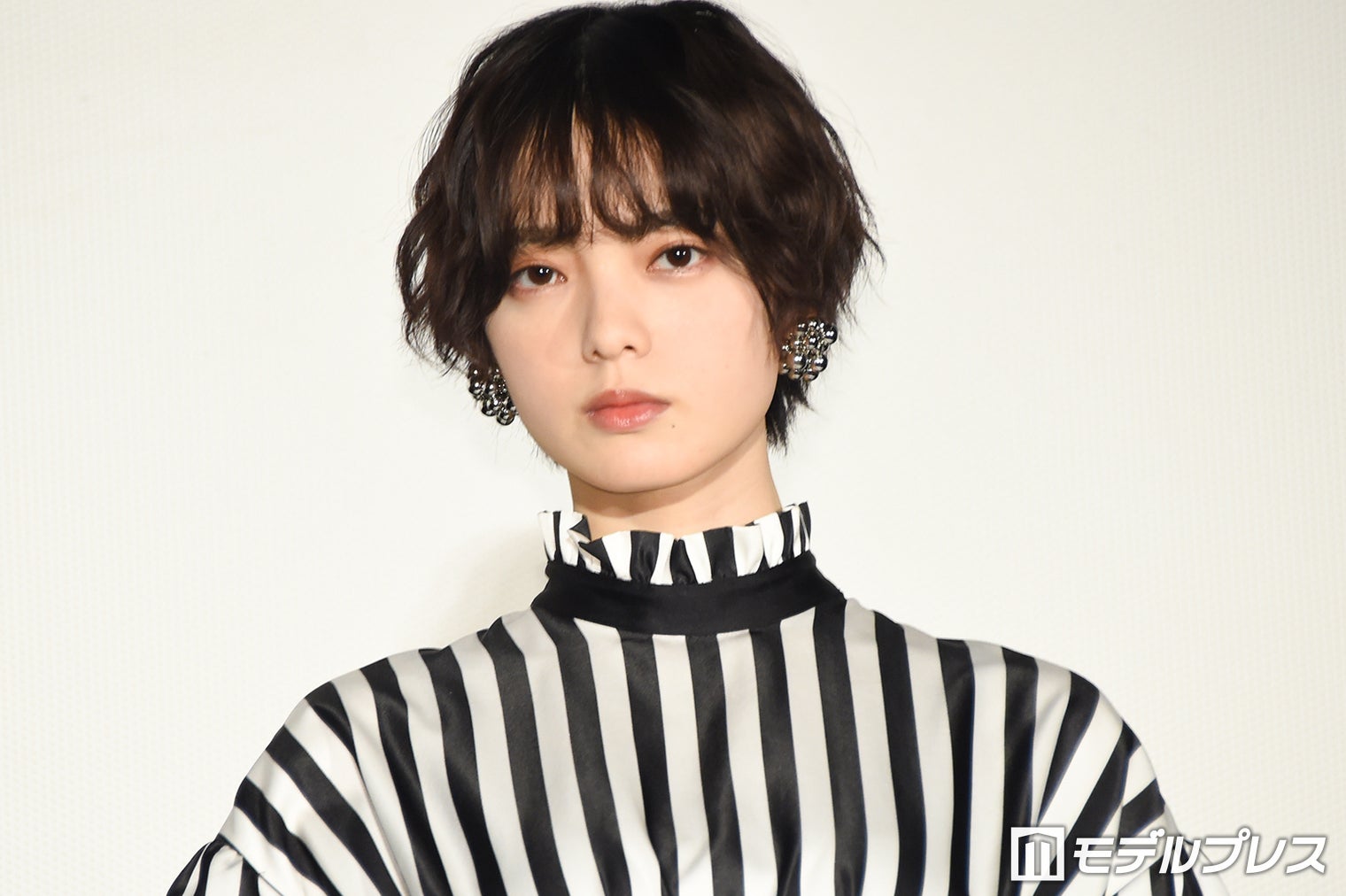 (画像1/10) 平手友梨奈「スッキリ」“天の声”で登場「すぐ膝に乗ってくる」共演者からの暴露も - モデルプレス