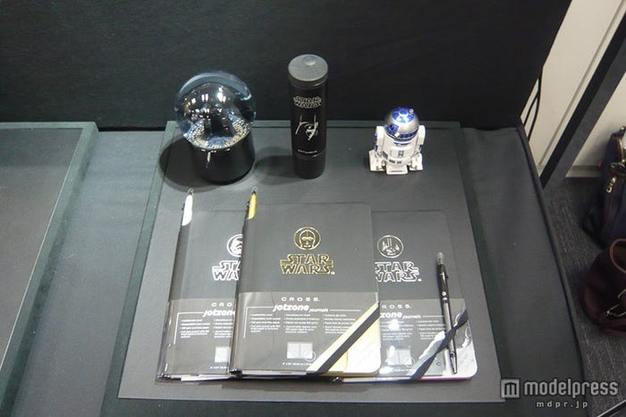 ノートやボールペン(C)&TM Lucasfilm Ltd.