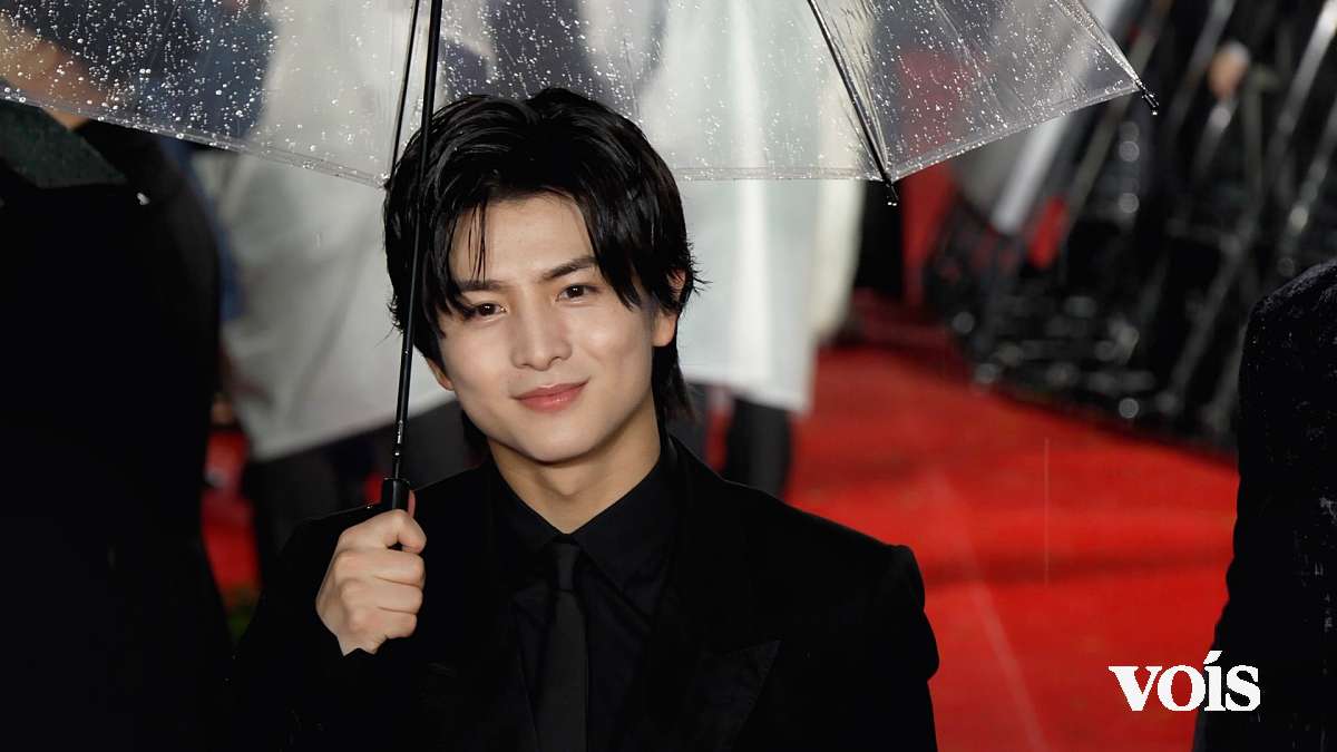 超特急・柏木悠、黒のシックなタキシードで雨のレカペ「特別な体験ができて嬉しかった」