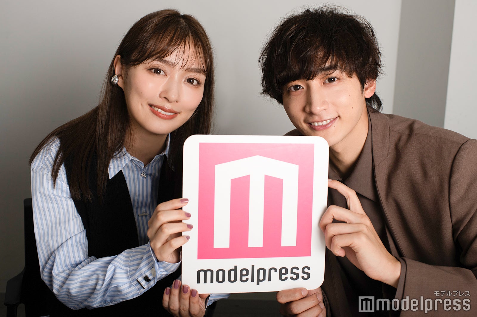 内田理央、小関裕太（C）モデルプレス