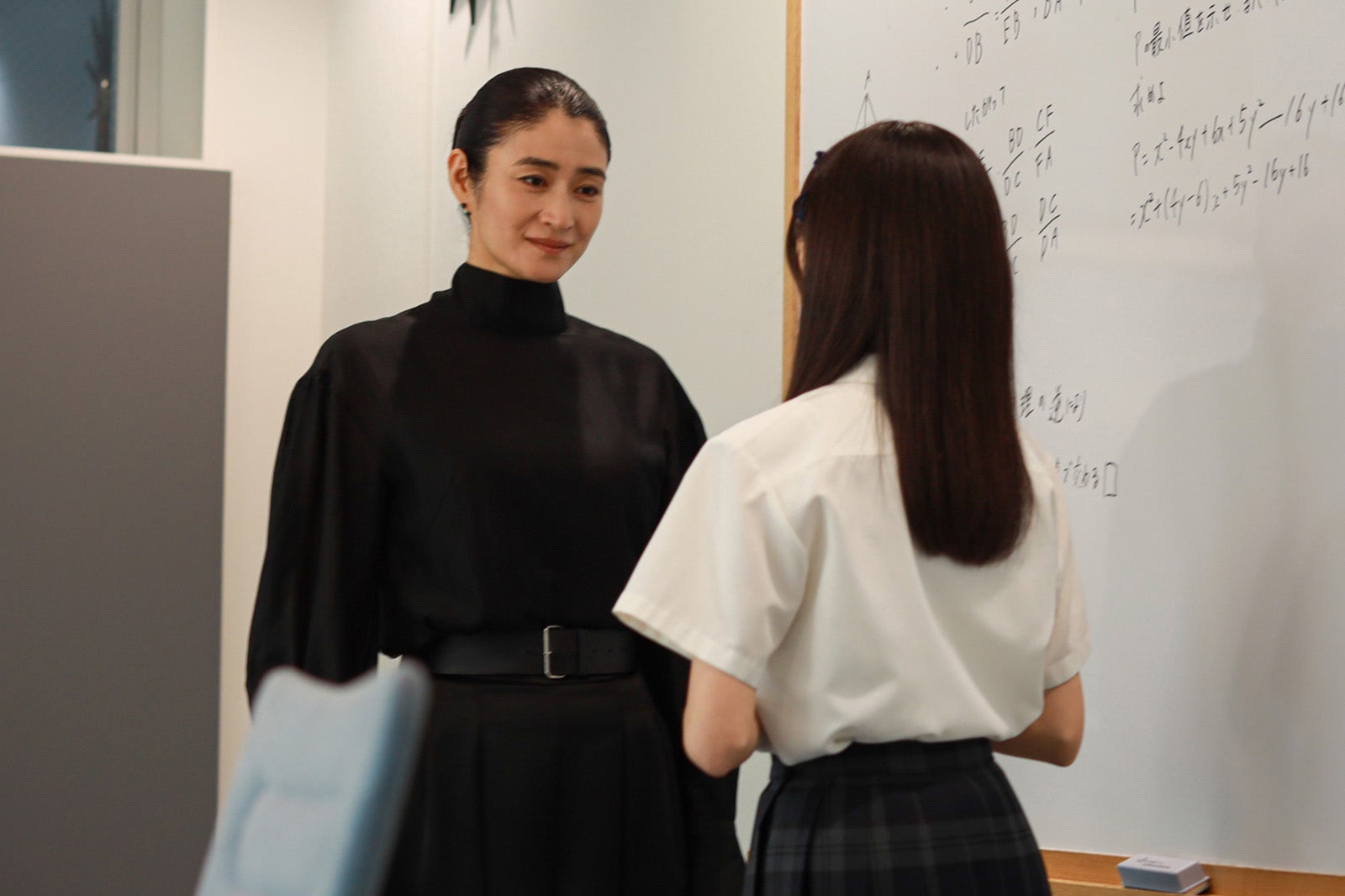 小雪「スカイキャッスル」第6話より（C）テレビ朝日